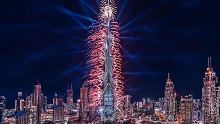 Dubai New Years - Burj Khalifa Fire Works